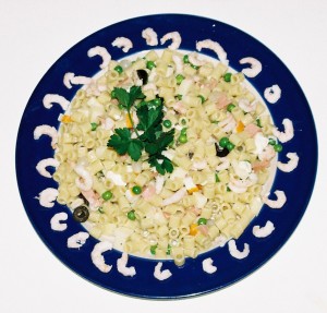 Pasta fredda con gamberi e mozzarella