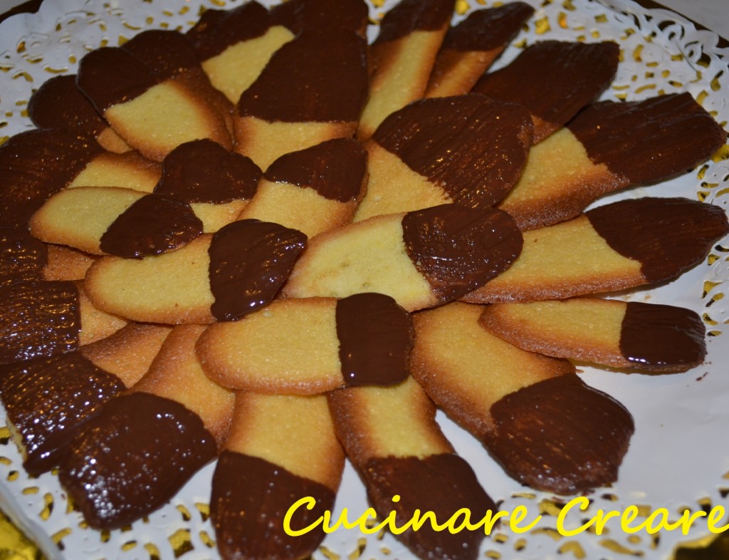 Lingue di gatto al cioccolato