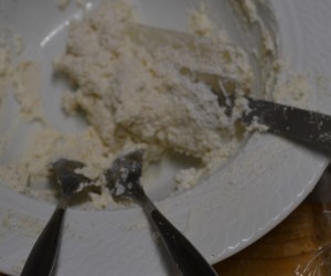 Margherite ricotta e sugo di funghi (1)