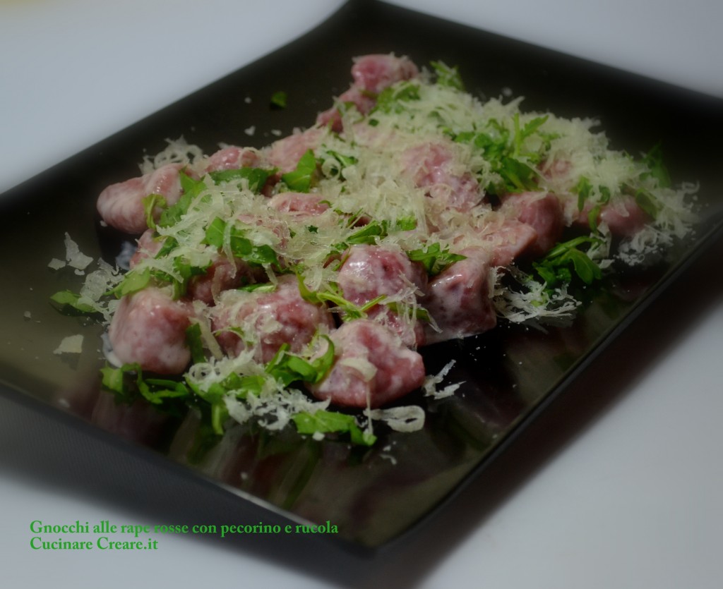 GNOCCHI ALLE RAPE CON PECORINO E RUCOLA (1)