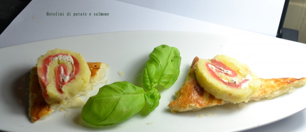 Rptplini di patate e salmone su crostino